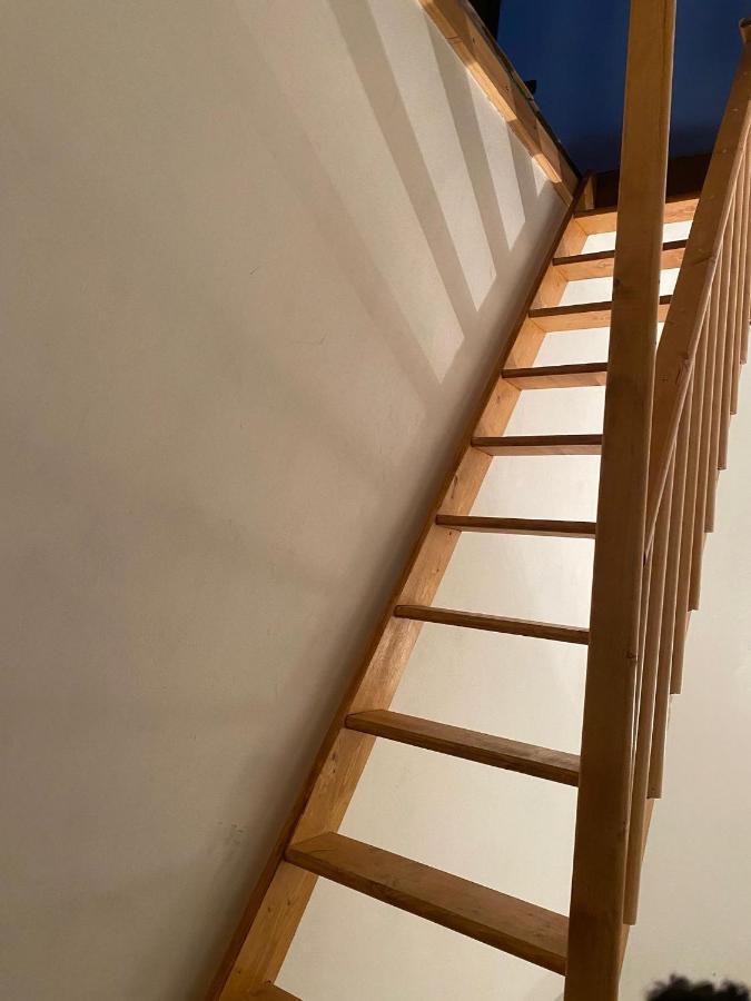 Pradalunga Lovely 1 Room Bedroom Loft, 20 Mins To Bgy Airport المظهر الخارجي الصورة